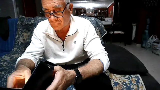 maduroguapo online show from April 3, 9:21 pm