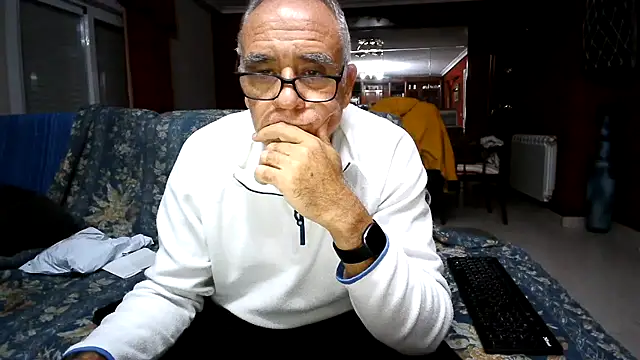 maduroguapo online show from December 4, 9:03 pm