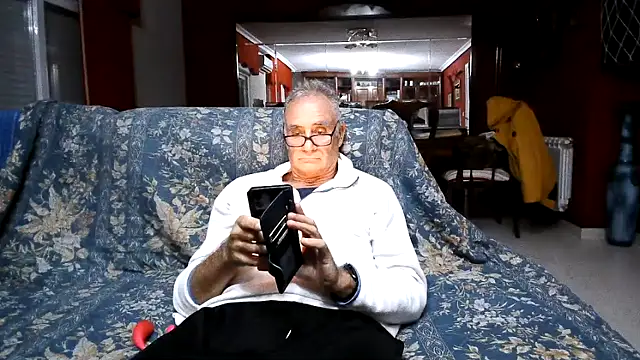 maduroguapo online show from December 3, 8:52 pm