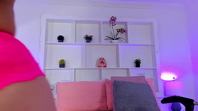 Jenifer Diaz online show from September 30, 1:17 pm