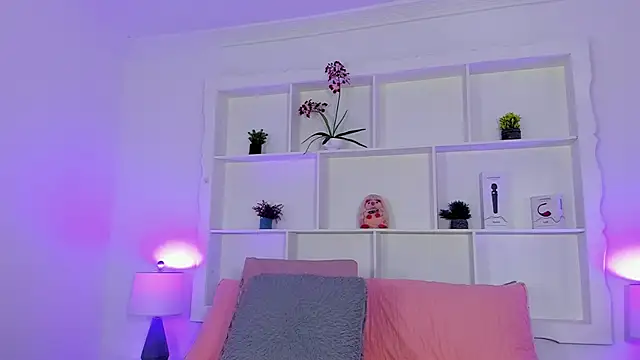 Jenifer Diaz online show from April 15, 2:21 pm