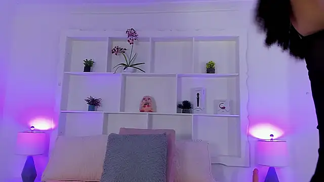 Jenifer Diaz online show from April 30, 1:29 pm