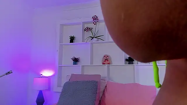 Jenifer Diaz online show from March 13, 3:17 pm