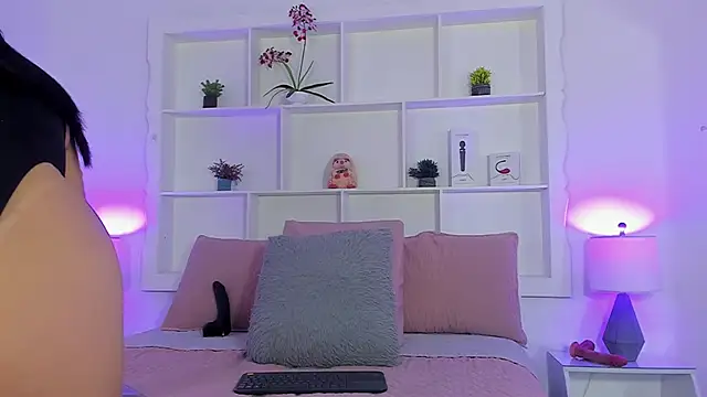 Jenifer Diaz online show from February 24, 3:02 pm