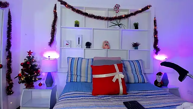 Jenifer Diaz online show from December 19, 1:46 pm