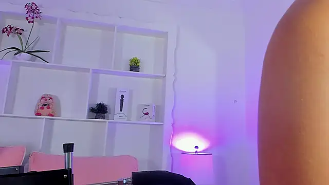 Jenifer Diaz online show from April 14, 2:11 pm