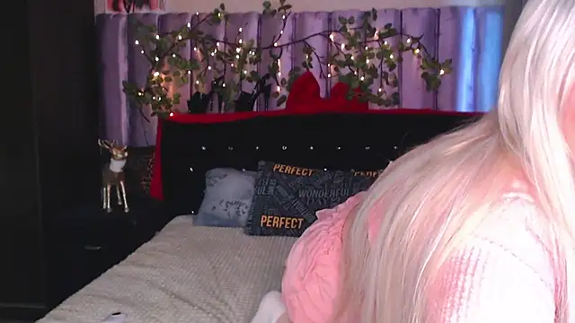 Snapshot of Cristall_Avyy chatting on February 23, 7:31 am Cristall Avyy online show from February 23, 7:31 am