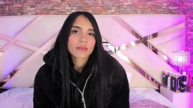 Snapshot of sophie_pariss chatting on October 17, 2:59 am sophie pariss online show from October 17, 2:59 am