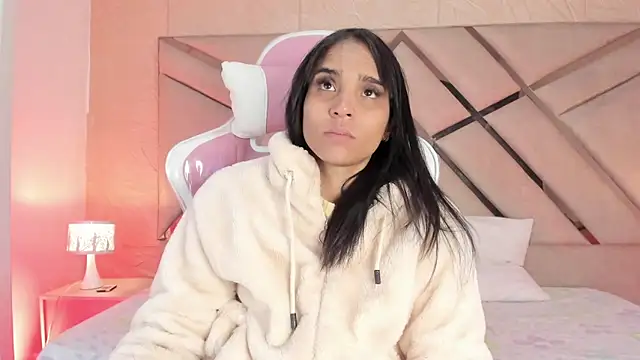 sophie pariss online show from April 5, 3:35 am