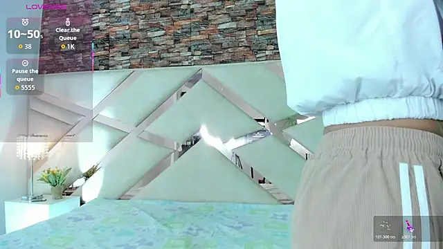 sophie pariss online show from February 13, 2:44 am