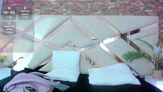 sophie pariss online show from February 6, 3:02 am