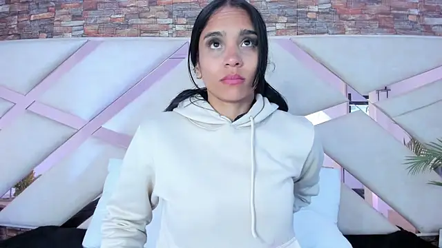 sophie pariss online show from February 28, 12:54 am