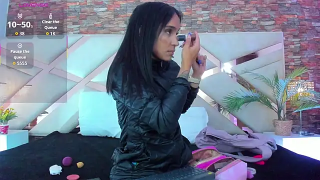 sophie pariss online show from February 5, 2:40 am