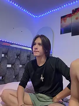 Snapshot of Alex_and_Fabian chatting on January 17, 4:49 am Alex and Fabian online show from January 17, 4:49 am