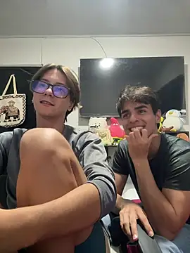 Alex and Fabian online show from May 17, 4:34 am