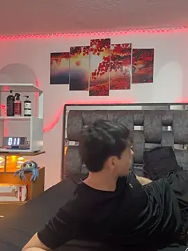 Alex and Fabian online show from April 16, 3:40 am