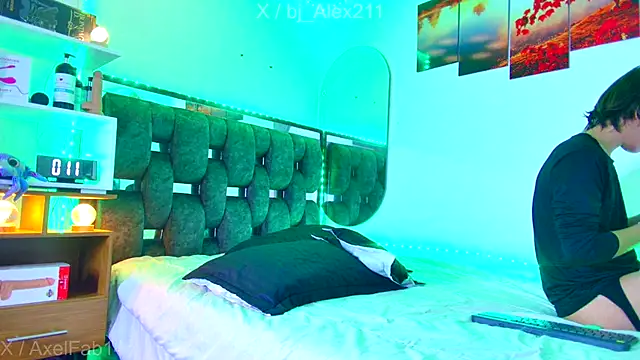 Alex and Fabian online show from November 7, 8:57 pm