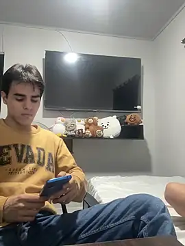 Snapshot of Alex_and_Fabian chatting on December 21, 4:47 am Alex and Fabian online show from December 21, 4:47 am