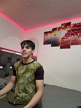 Snapshot of Alex_and_Fabian chatting on February 25, 5:40 am Alex and Fabian online show from February 25, 5:40 am