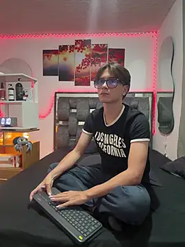 Alex and Fabian online show from May 25, 4:56 am