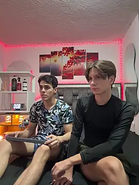 Alex and Fabian online show from April 15, 2:17 am