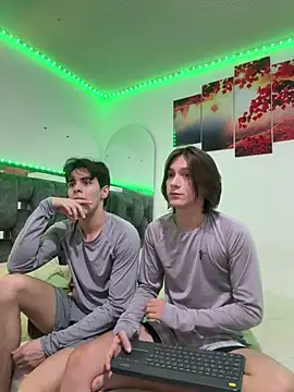 Alex and Fabian online show from March 15, 3:35 am