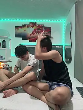 Alex and Fabian online show from April 24, 3:08 am