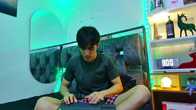 Alex and Fabian online show from April 1, 3:08 am