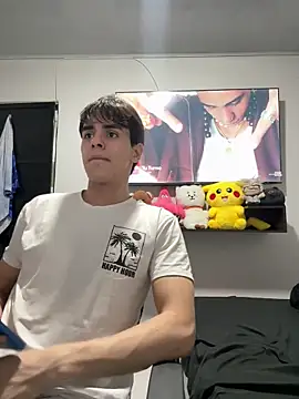 Snapshot of Alex_and_Fabian chatting on January 18, 6:28 am Alex and Fabian online show from January 18, 6:28 am