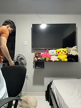 Snapshot of Alex_and_Fabian chatting on February 24, 5:08 am Alex and Fabian online show from February 24, 5:08 am