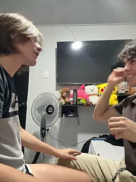 Snapshot of Alex_and_Fabian chatting on February 14, 4:56 am Alex and Fabian online show from February 14, 4:56 am