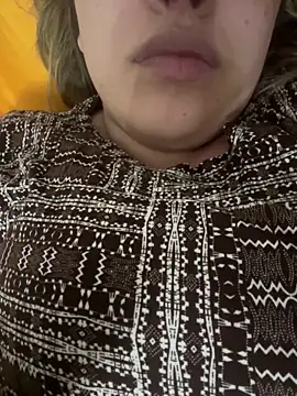 Snapshot of sweetshygirl chatting on January 21, 2:11 am sweetshygirl online show from January 21, 2:11 am