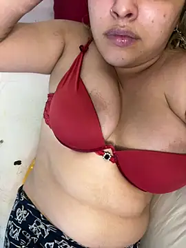 Snapshot of sweetshygirl chatting on December 31, 2:29 am sweetshygirl online show from December 31, 2:29 am