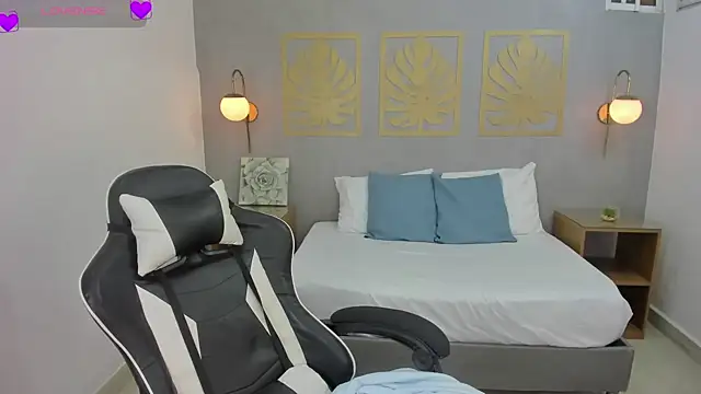 lia sexx19 online show from March 5, 6:01 am