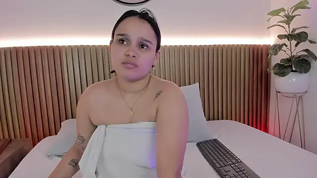 Snapshot of lia_sexx19 chatting on June 17, 2:11 am lia sexx19 online show from June 17, 2:11 am