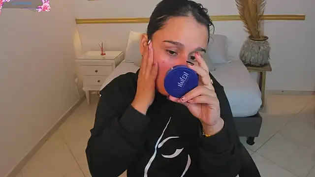 lia sexx19 online show from February 3, 2:21 am