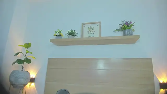 Snapshot of maroly_21 chatting on December 2, 12:18 pm maroly 21 online show from December 2, 12:18 pm