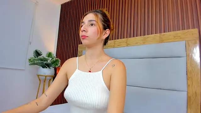 Snapshot of maroly_21 chatting on November 10, 12:21 pm maroly 21 online show from November 10, 12:21 pm