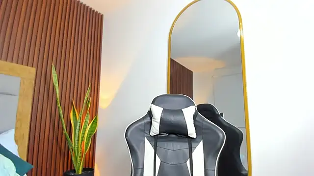 Snapshot of maroly_21 chatting on November 29, 12:27 pm maroly 21 online show from November 29, 12:27 pm