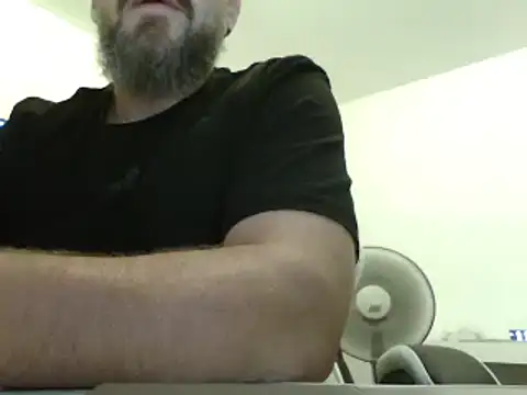 Snapshot of FROL83 chatting on July 4, 8:02 pm FROL83 online show from July 4, 8:02 pm
