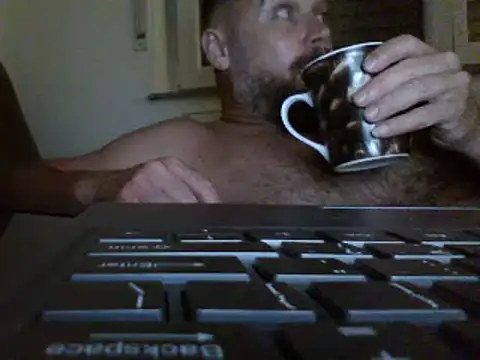 Snapshot of FROL83 chatting on June 25, 8:47 pm FROL83 online show from June 25, 8:47 pm