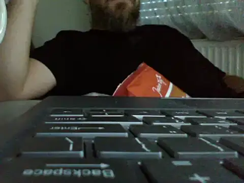 Snapshot of FROL83 chatting on June 3, 6:01 pm FROL83 online show from June 3, 6:01 pm