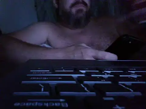 Snapshot of FROL83 chatting on June 8, 8:09 pm FROL83 online show from June 8, 8:09 pm