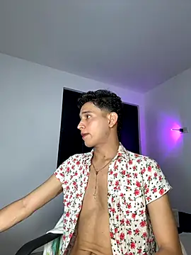 Benjamin Buster online show from December 5, 4:22 am