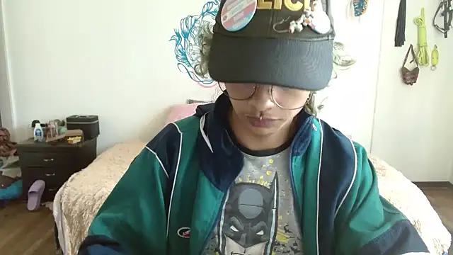 fenixmfx19 online show from February 24, 7:09 pm