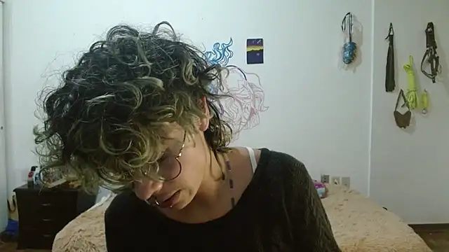 fenixmfx19 online show from February 28, 12:10 am