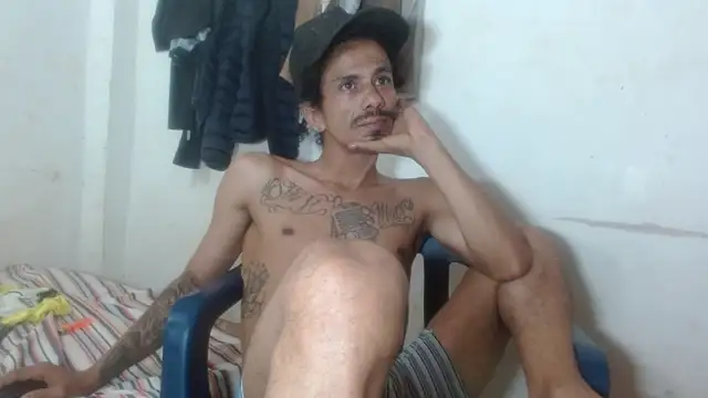 Snapshot of damian_bottom_bigcock chatting on December 14, 8:36 pm damian bottom bigcock online show from December 14, 8:36 pm