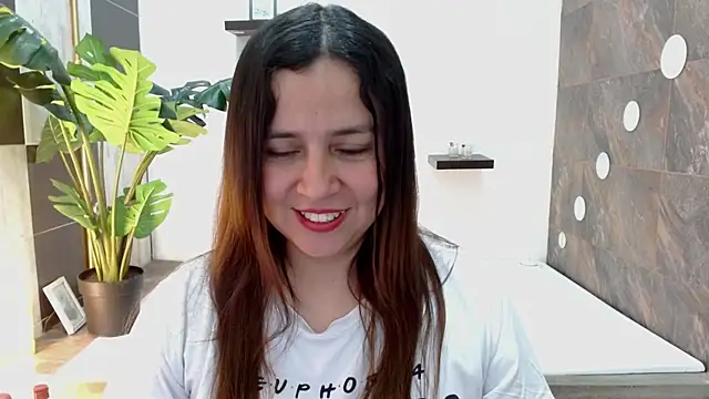 Heidy Wells online show from May 26, 1:20 pm