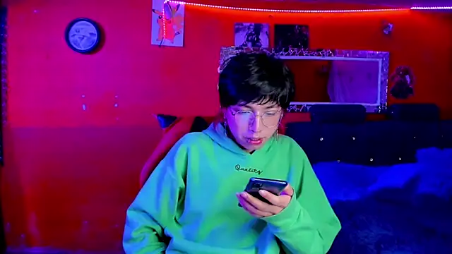 AnggelONfiree online show from March 9, 11:46 pm