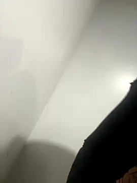 Snapshot of Azazelihornyasf chatting on December 13, 8:04 pm Azazelihornyasf online show from December 13, 8:04 pm